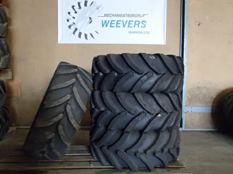 MICHELIN 320/65R18 XM108