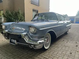 Cadillac series 62 Sedan de Ville Hardtop (bj 1957)