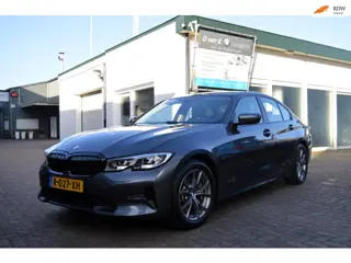 BMW 3-serie 330i High Executive Sport TREKHAAK 258pk.1 eigenaar in NL