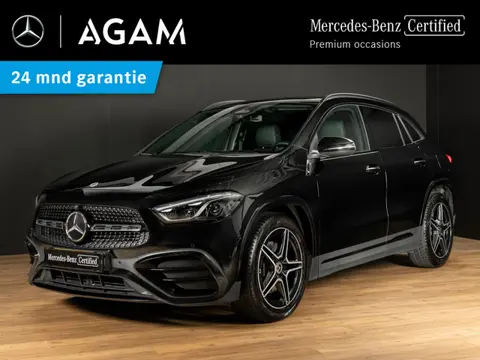 Mercedes-Benz GLA 180 AMG Line Panorama dak | Trekhaak