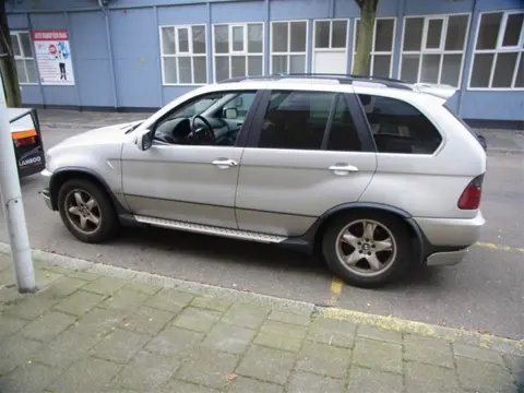 BMW X5 2002/2004 Kleur zilver metallic Plaatwerk