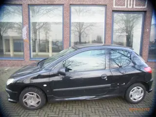 Peugeot 206 1.6 Plaatwerk en diverse Onderdelen op voorraad