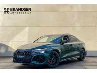 Audi RS3 Limousine 2.5 TFSI quattro Carbon ext.-Keramisch-Pano-Head up-Keyless-ACC
