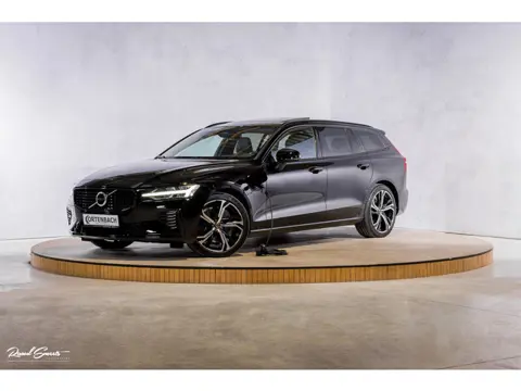 Volvo V60 2.0 T8 Plug-in hybrid AWD Ultimate Dark | Panorama dak | Adaptieve cruise | Harman Kardon 