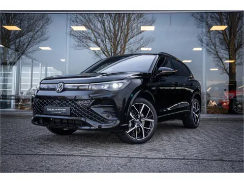 Volkswagen Tiguan eHybrid R-Line Edition ** Panodak ** Trekhaak ** Leder ** Memory Harman/Kardon ** 