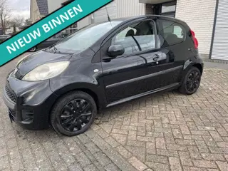 Peugeot 107 1.0-12V Urban Move 5deurs airco