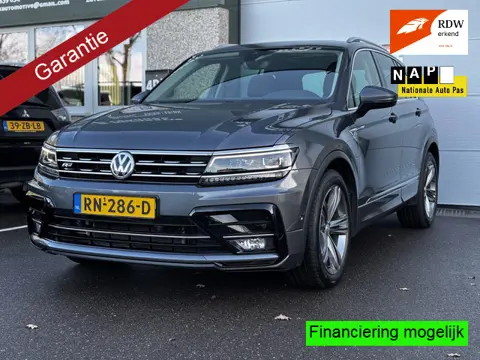 Volkswagen Tiguan 2.0 TSI 4Motion Highline R-line Pano DSG Keyless Leer Vol trekhaak