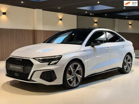 Audi A3 Limousine 35 TFSI 3x S-LINE |PANO|B&O|VIRTUAL|HUD|ACC|STOELVERWARMING