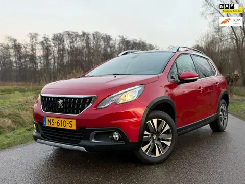 Peugeot 2008 1.2 PureTech Allure / Panoramadak / Half leder / PDC / CC / Camera / Navigatie / Trekha