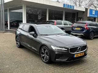 Volvo V60 T8 AWD R-Design HeadUp MASSAGE Pano Keyless Harman Kardon