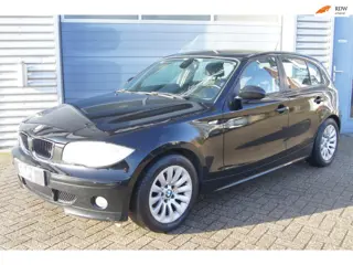 BMW 1-serie 116i 5-deurs • 2005 • 154.000 km • Airco • Cruise • Sportstoelen • Nette auto