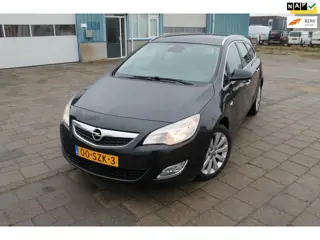 Opel Astra Sports Tourer 1.4 Turbo Cosmo - lm. velgen - dab radio - 1/2 leder