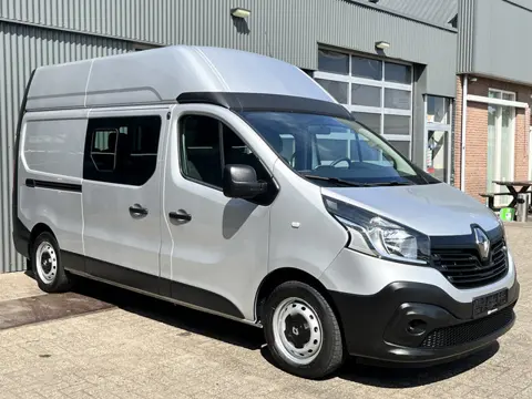 Renault Trafic 1.6 dCi T29 L2H2 Airco Navigatie Telefoonvoorbereiding Cruise controle 2-Persoons Omv