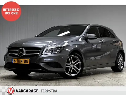 Mercedes-Benz A-Klasse 180 Ambition/ DEALER ONDERHOUDEN!/ 17'' LMV/ Stoelverw./ Zwarte-Hemel/ Half-L