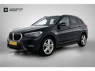 BMW X1 sDrive18i High Executive M Sport (M-PAKKET, SFEER, CAMERA, LED, SPORTSTOELEN, STOELVERWARMING