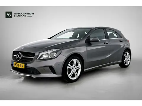 Mercedes-Benz A-klasse 180 Prestige (NAVIGATIE, STOELVERWARMING, PARKEERSENSOREN, CRUISE, STUURBEDIE