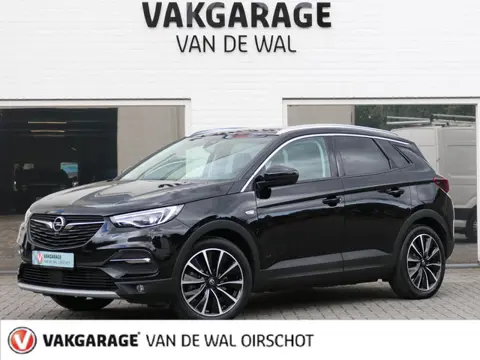 Opel Grandland X 1.6 Turbo Hybrid4 300pk Ultimate | 360°-camera | Stoelventilatie | Leder | Apple-/A