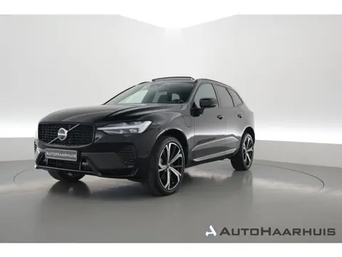Volvo XC60 2.0 T6 Plug-in hybrid AWD Plus Dark - Luchtvering | Pano | Dig. Cockpit | Nav+App.Connect