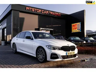 BMW 3-serie 318i M-Sport, 156 PK, NL auto, Sfeer, Shadow Line!
