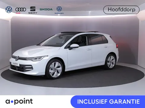 Volkswagen Golf 1.5 TSI Life Edition 116 pk | Verlengde garantie | Navigatie via App | Panoramadak |