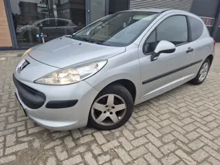Peugeot 207 1.4-16V XR motor rookt!! PRIJS 499,- 3 deurs LM