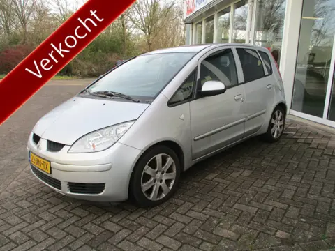 Mitsubishi Colt 1.5 d'Azur (bj 2007)