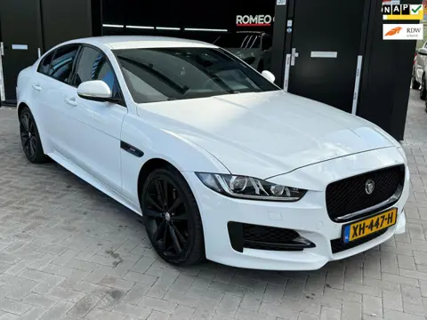 Jaguar XE 2.0t AWD 300 Sport / Black Pack / Digitale dash - Inruil mogelijk