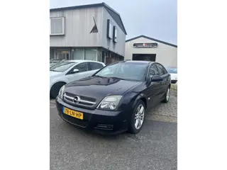 Opel Vectra GTS 3.2 V6 Automaat Elegance 211 pk Vol leder,Navigatie enz enz. Lichte deur schade,verd