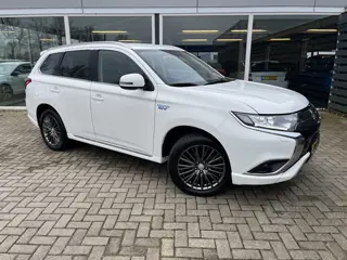 Mitsubishi Outlander 2.4 PHEV Pure LMV / Nav / Clima / Cruise / Trekhaak