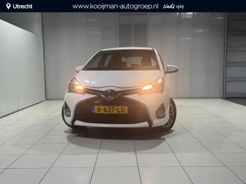 Toyota Yaris 1.3 VVT-i Comfort | Navigatie systeem | Lichtmetalen velgen met all season banden | Leu