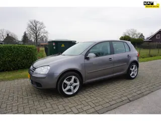 Volkswagen Golf 1.6 FSI Optive 2