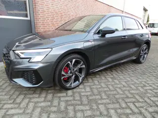 Audi A3 Sportback 45 TFSI e S-Line edition Comp. Leder/Alcantara,Matrix,Stoelverw,El klep,29850 incl