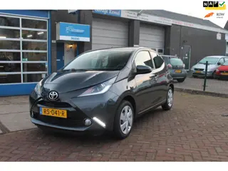 Toyota Aygo 1.0 VVT-i x-play zeer nette auto