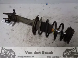 Mercedes Benz B-Klasse (W245) 1.7 16V 2005-2011 Veerpoot rechts voor