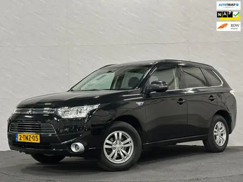 Mitsubishi Outlander 2.0 PHEV Instyle Panoramadak Rockford