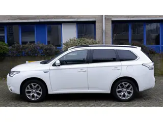 Mitsubishi Outlander 2.0 PHEV instyle