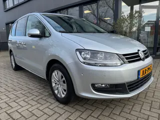 Volkswagen Sharan EXCLUSIVE SERIES 7 PESOONS | Navi | Stoelverw. | Achter rij camera |