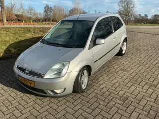 FORD FIESTA 1.6-16V FUTURA