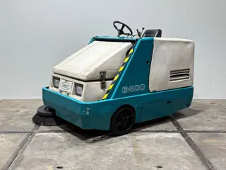 Tennant 6400 Diesel veegmachine hooglosser Kubota HL1166