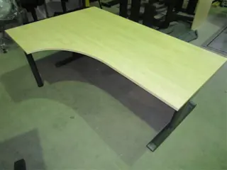 1x Hoekbureau 180x80x120x60cm