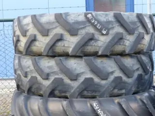 R28 Pirelli 13.6/28