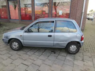 Suzuki Alto 1.0 Automaat 2001 Onderdelen en Plaatwerk