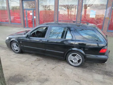 Saab 9-5 Estate 2.3 16V Automaat 2001 Onderdelen + plaatwerk