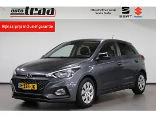 Hyundai i20 1.2 HP i-Motion Premium Stoel + stuur verwarming / Trekhaak / Achteruitrijcamera /