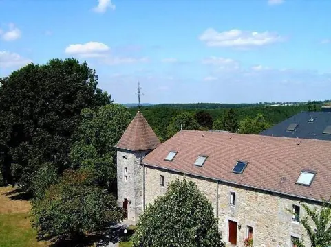 Gite voor 18 personen op terrein van kasteel