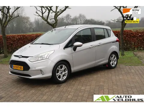Ford B-Max 1.0 EcoBoost Titanium DISTRIBUTIE TREKHAAK WINTERBANDEN OP VELG