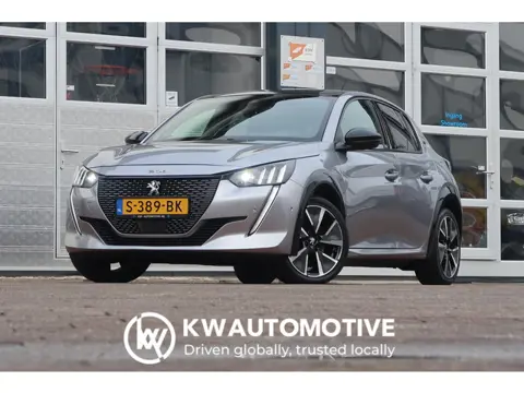 Peugeot e-208 EV GT 350 50 kWh PANO/ VIRTUAL COCKPIT/ CAM/ CARPLAY/ CRUISE/ CLIMA