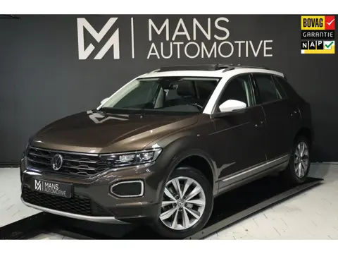 Volkswagen T-Roc 1.5 TSI / PANODAK / ACC / CAMERA / CARPLAY / STUUR+STOELVERW