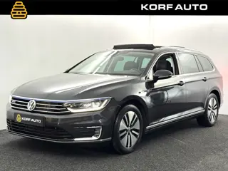 Volkswagen Passat Variant 1.4 TSI GTE / Pano / Winterpakket / Trekhaak
