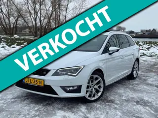 Seat LEON ST 1.8 TSI FR Connect / PANO / LED /